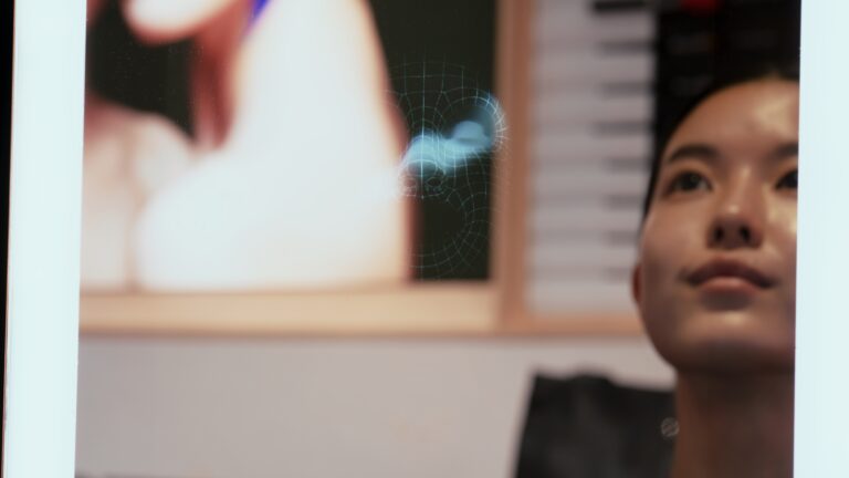 Shu Uemura AI Smart Mirror