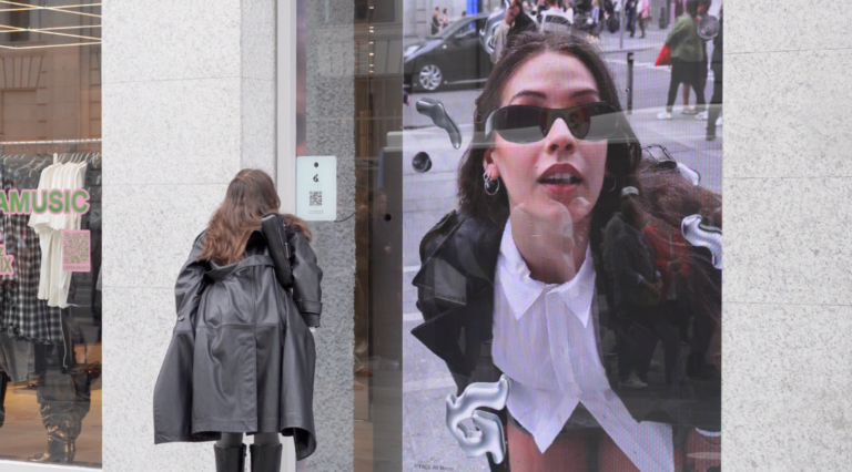 Bershka AR Mirror